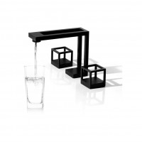 Дизайнерский смеситель Cube в черном цвете кубической формы